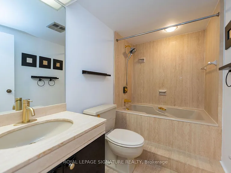 65 Harbour Sq #2109 — Photo 20