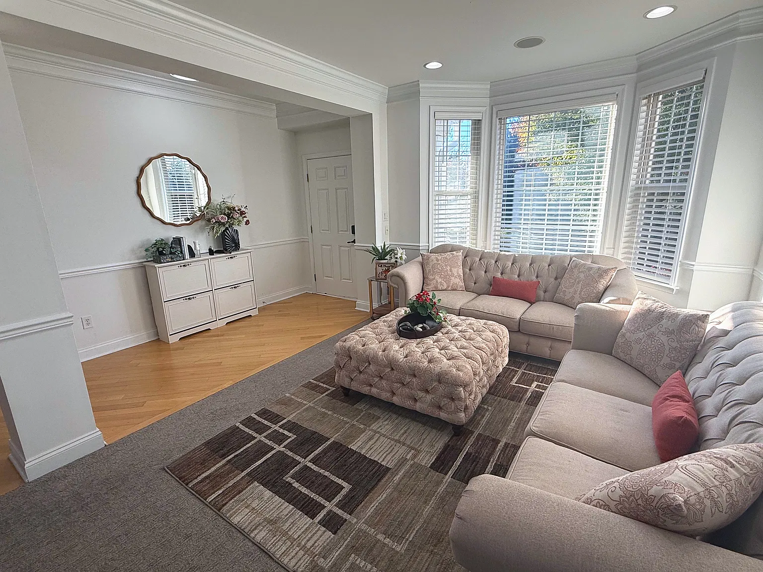 3 bed, 2857 sqft, $3,465 — Photo 3
