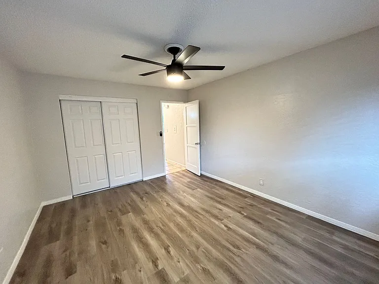 2430 Linden Ave., Long Beach — Photo 9