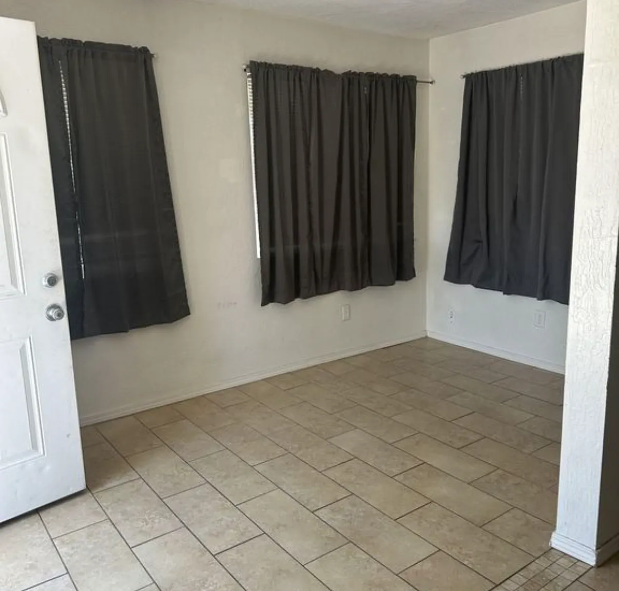 3 bed, 1064 sqft, $1,950 — Photo 3