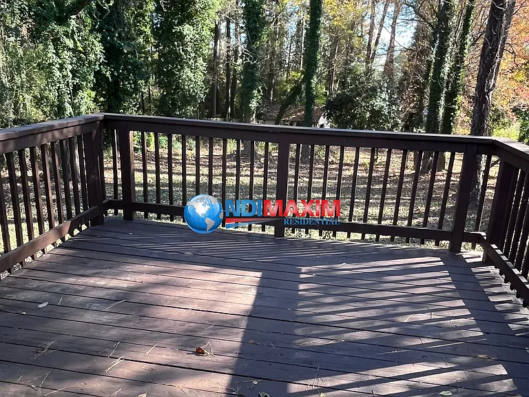 2082 Windsor Ln — Photo 14