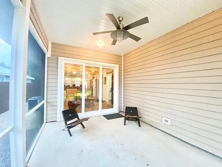 210 Pines St — Photo 24