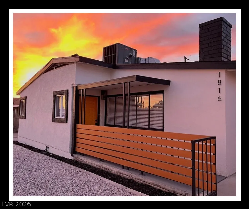 2 bed, 2.0 bath, 1281 sqft, $2,000 — Photo 2