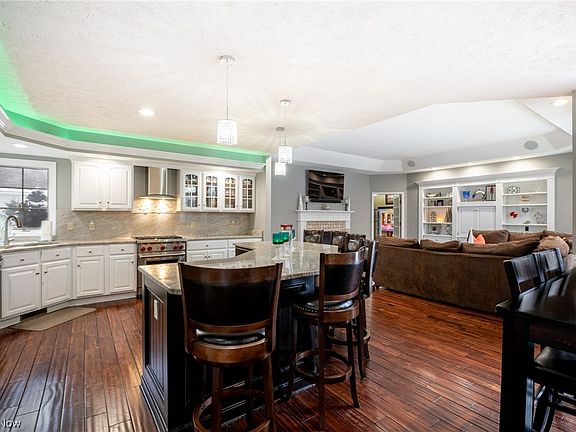 3rd image of 31747 Leeward Ct