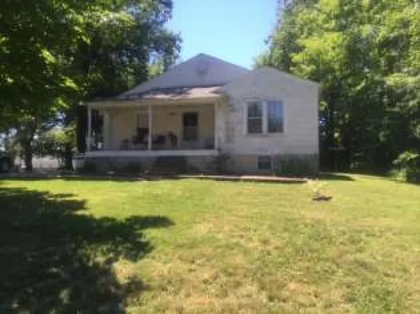 414 N Cumberland St, Willow Hill, IL 62480