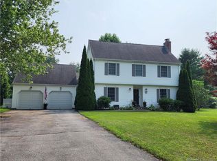 4 Fairview Cir, Pomfret Center, CT 06259