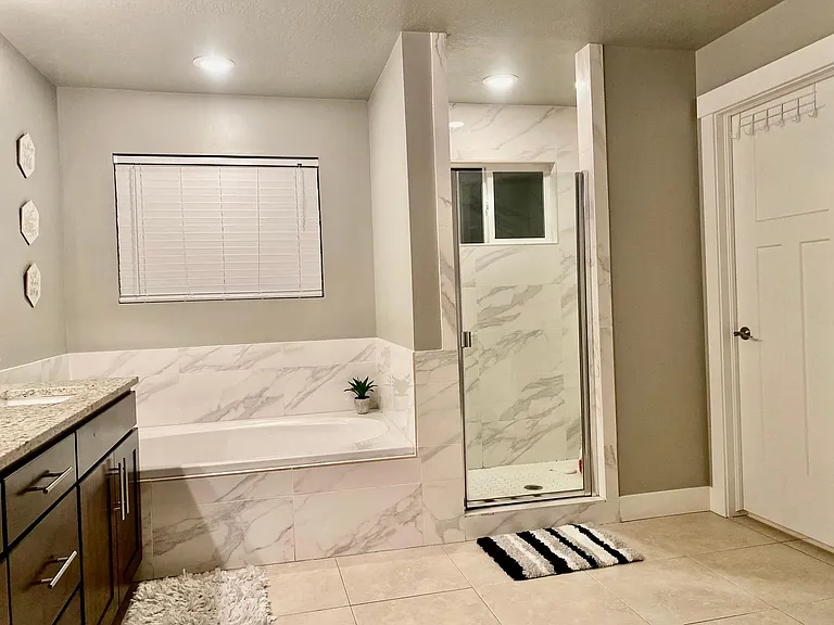 571 N Redwood Rd — Photo 14