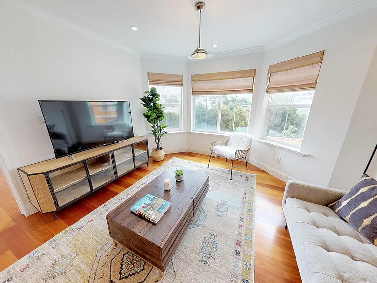 1408 31st Ave #309 — Photo 2
