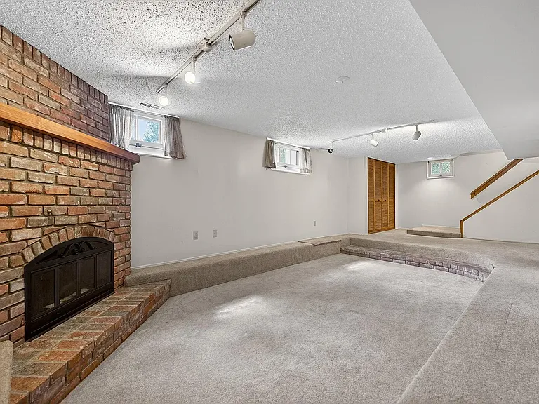 11608 Edinboro Rd NW — Photo 47