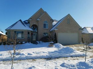 48452 Tecumseh Dr, Macomb, MI 48044