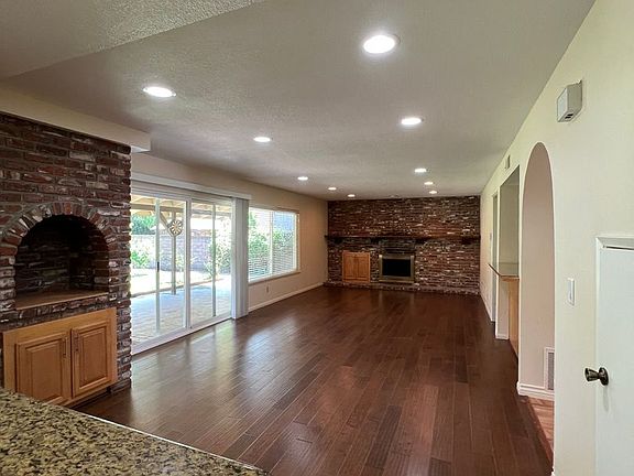 3rd image of 792 Cayo Grande Ct