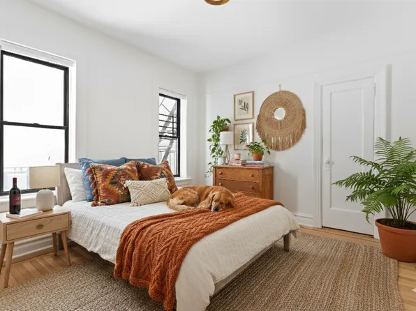 77 Eastern Parkway image 3 of 4