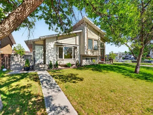 3304 W Temple Way NE, Calgary, AB T1Y 3V6