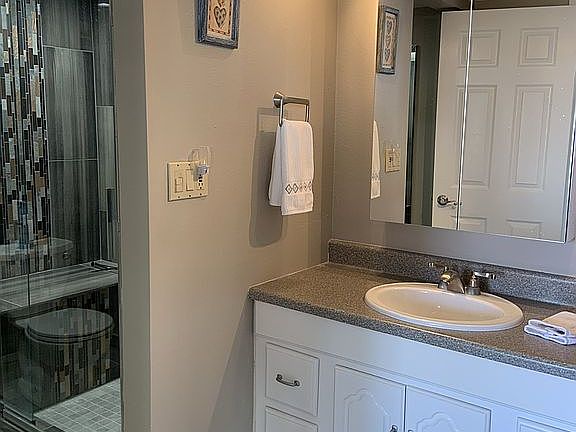 4th image of 410 W 7th St APT 1026