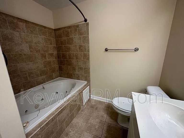 2136 Sylvan Lake Dr — Photo 21