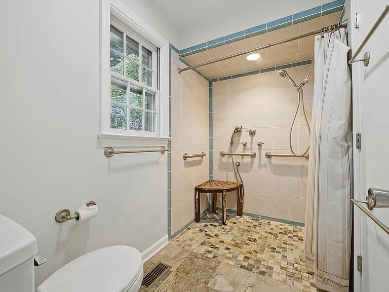 97 Shamrock Ln — Photo 25