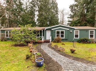 1140 Sherwood Ln, Greenbank, WA 98253