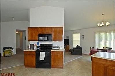 5th image of 150 Wellington Dr