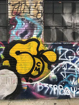 Rented by Venn NY Inc | media 33