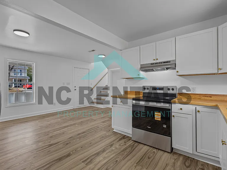 607 Roosevelt Ave — Photo 9