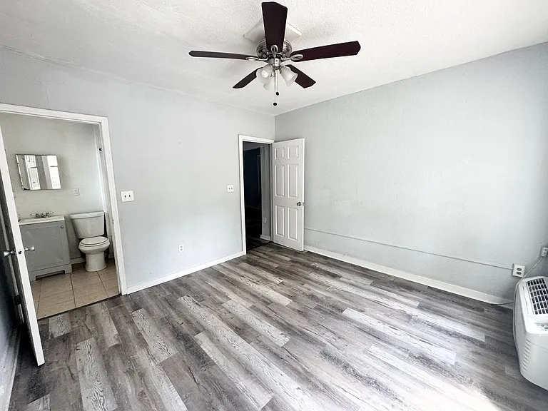 704 Cordova Dr #7 — Photo 12