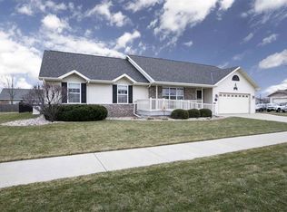 5017 N Cherryvale Ave, Appleton, WI 54913