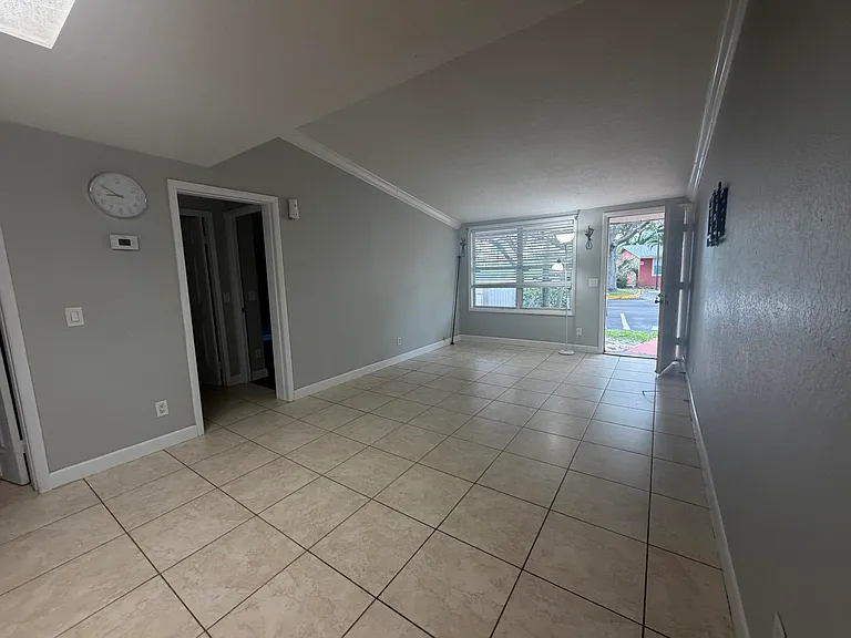 7194 Southgate Blvd — Photo 7