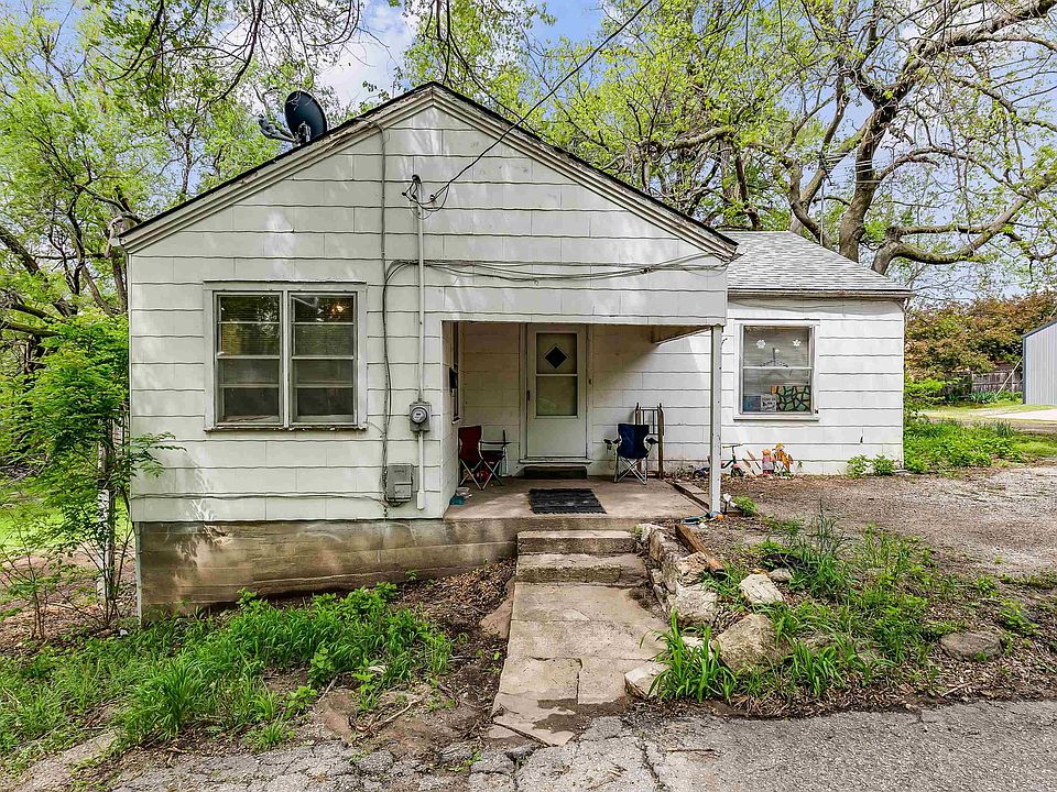 1st image of 201-205 W Harrington Ave