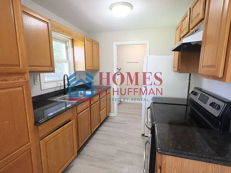 515 E Brumfield Ave — Photo 8