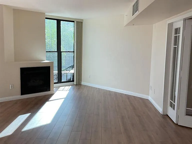 500 W Harbor Dr #318 — Photo 30