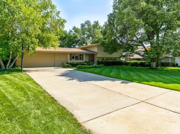 12836 Jones St, Omaha, NE 68154