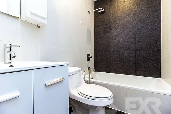 Rented by EXR | media 7