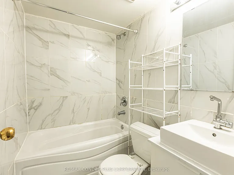 225 Gladstone Ave #105 — Photo 8