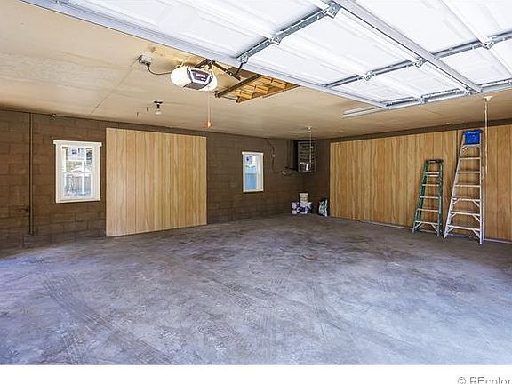3 Car Detached Garage