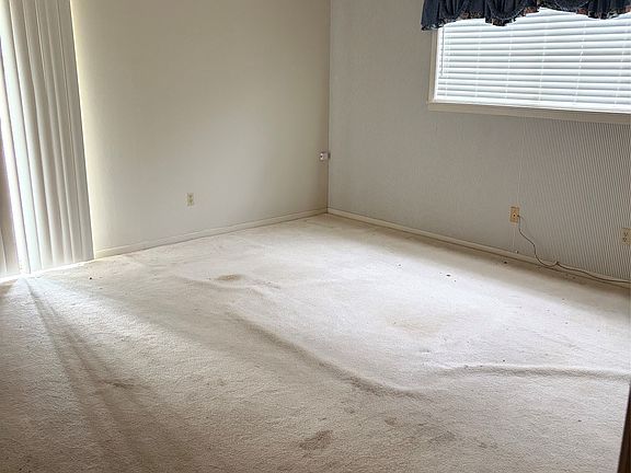 5th image of 609 S Ross Ave