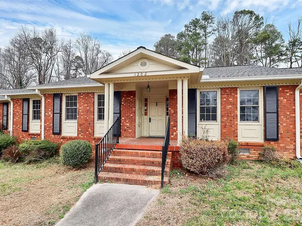 1202 Daybrook Dr, Kannapolis, NC 28081