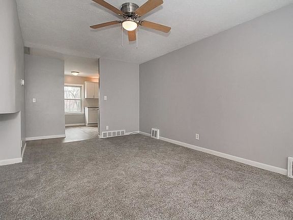 4th image of 635 Lincoln Blvd