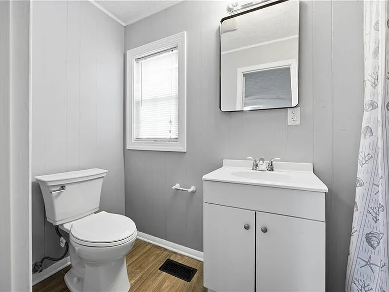 421 E Crogan St — Photo 11
