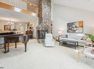 12 Carolyn Ct, Morristown, NJ 07960