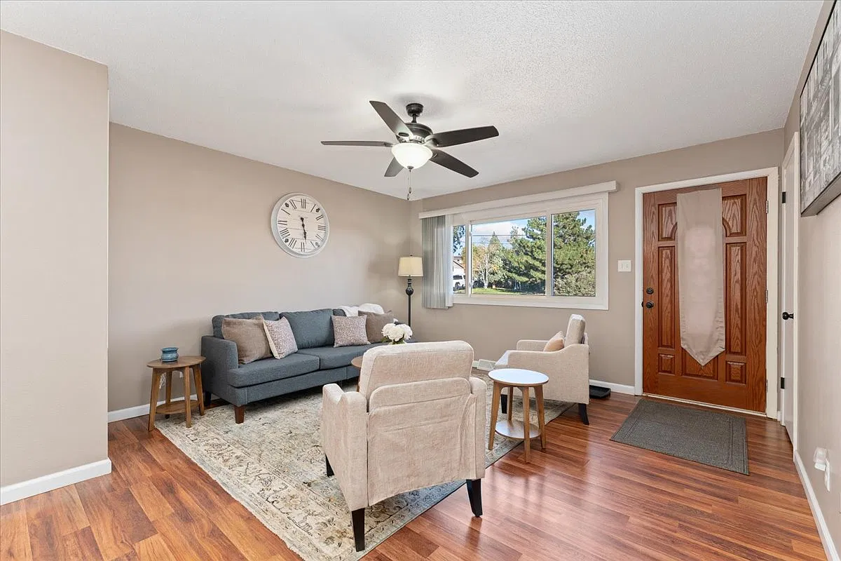 5 bed, 1950 sqft, $3,750 — Photo 1