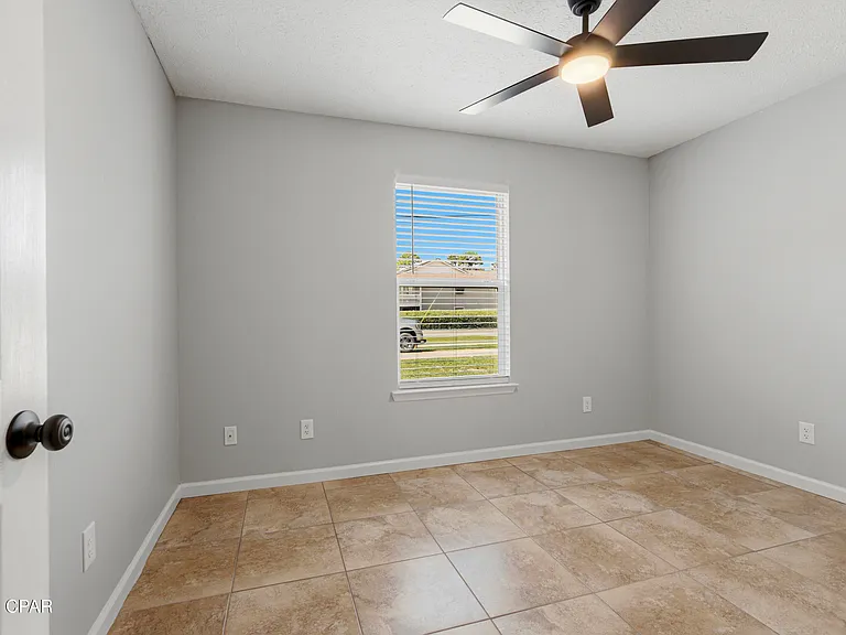 8416 N Lagoon Dr — Photo 17