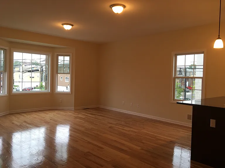 135 Bergen St — Photo 3