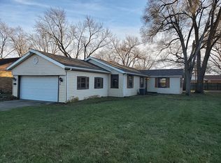 1236 W Hawkins St, Kankakee, IL 60901