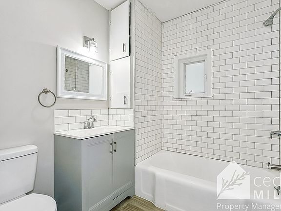 5th image of 1001 E Marion St