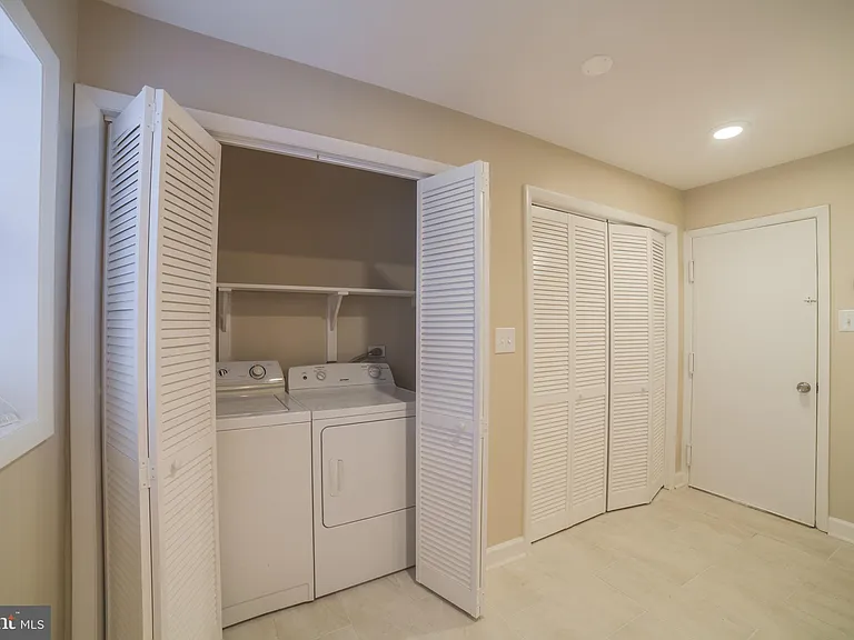 2090 Jason Ct — Photo 21