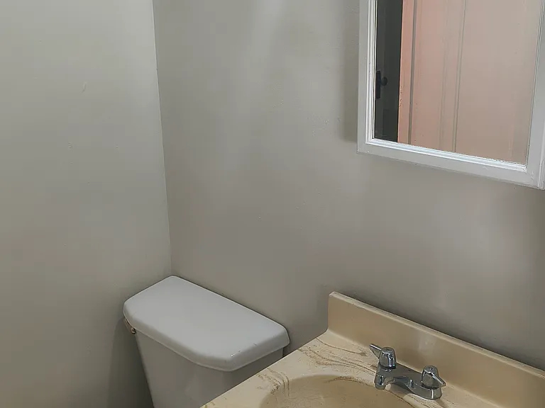 8702 Detroit Ave — Photo 4