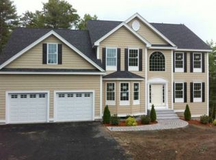 18 Eagles Nest Rdg, Salem, NH 03079