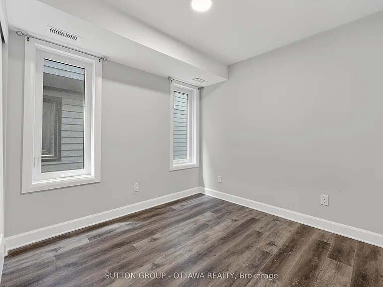 340 Shakespeare St — Photo 17