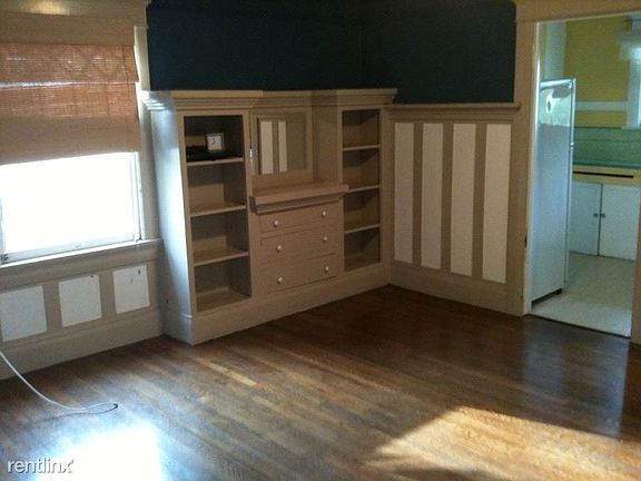 5th image of 1328 W Court St