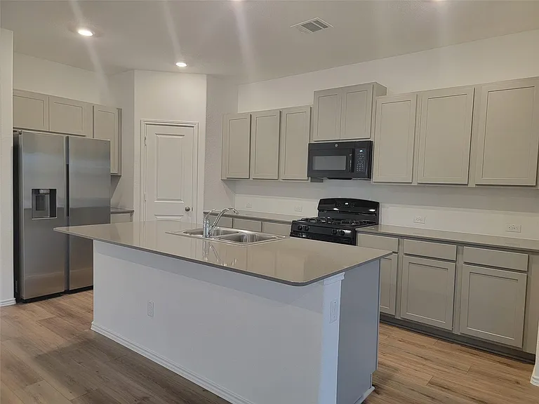 602 Arnage Dr — Photo 12